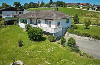 Haus kaufen in 84152 Mengkofen, Gepflegter Bungalow mit großem Grundstück in ruhiger Lage von Mengkofen-Kirchfeld