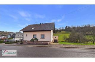 Haus kaufen in 66693 Mettlach, BETHINGEN: GEPFLEGTES WOHNHAUS MIT 2 WOHNUNGEN / 3 GARAGEN / 2 CARPORTSTELLPLÄTZE