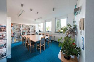 Anlageobjekt in 71686 Remseck, Solide Anlage! Helle Büroeinheit im OG mit Aufzug und Garage sowie 3 Stellplätzen in Randlage