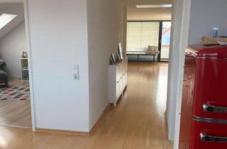 Wohnung mieten in Hüssengarten 18, 33332 Gütersloh, Großzügige 2,5-Zimmer-Dachgeschosswohnung mit Südbalkon in ruhiger Toplage von Gütersloh-Sundern