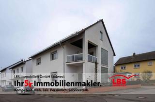 Haus kaufen in 66892 Bruchmühlbach-Miesau, Vermietetes Zweifamilienhaus mit Terrasse, Balkon und Photovoltaik