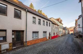 Haus kaufen in 07646 Stadtroda, Charmantes Reihenmittelhaus mit Weitblick und Garage in Stadtroda