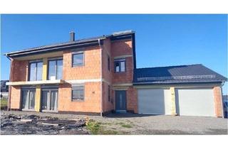 Mehrfamilienhaus kaufen in 74706 Osterburken, Osterburken - Großes Mehrfamilienhaus mit Doppelgarage und Garten