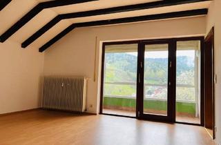 Wohnung kaufen in 77776 Bad Rippoldsau-Schapbach, Bad-Rippoldsau-Schapbach - Idyllisches Zuhause am Waldrand - Lichtdurchflutete 3-Zi-Wohnung mit Balkon, Loggia und Freisitz