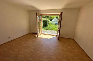 Wohnung kaufen in 96515 Sonneberg, Attraktive Erdgeschosswohnung mit Terrasse – interessante Kapitalanlage mit Entwicklungspotenzial