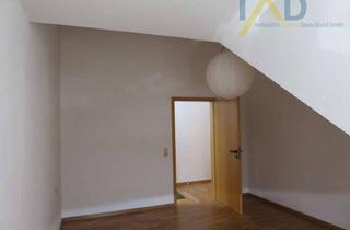 Wohnung kaufen in 70839 Gerlingen, Charmante 2-Zimmer-Dachgeschosswohnung mit Balkon in idyllischer Sackgassenlage.