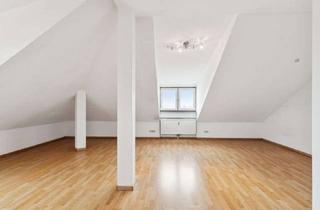 Wohnung kaufen in 85748 Garching, Garching: Hier wartet eine charmante Dachgeschosswohnung mit viel Potenzial auf Sie!