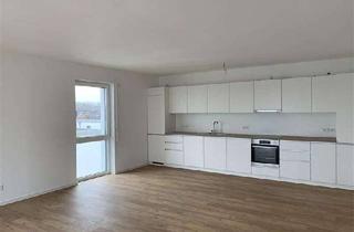 Wohnung mieten in Krampnitzer Straße, 14612 Falkensee, Helle 4-Zimmer-Wohnung mit Balkon, Einbauküche und Badewanne (Typ 20)