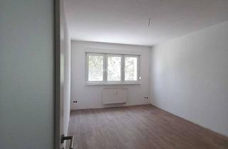 Wohnung mieten in Martzschstraße 26, 06686 Lützen, 3-Raumwohnung mit günstigem Strom vom eigenen Dach