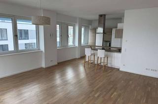 Wohnung mieten in 10245 Friedrichshain, Befristet: Helle 2-Zimmer Wohnung mit Balkon auf Stralau