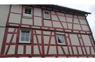 Wohnung mieten in 71229 Leonberg, Helle, erneuerte 2-Zi-DG Whg mit Küche - in Leo-Höfingen (S-Bahn)