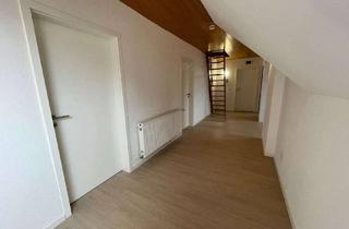 Wohnung mieten in 31582 Nienburg, Renovierte Obergeschosswohnung mit Loggia, Garten und Stellplatz im Fachwerkensemble