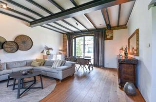 Haus kaufen in 50997 Meschenich, Unikat im Neu Engeldorfer Hof. Besonderes Wohnen im Pferdestall.