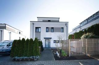 Einfamilienhaus kaufen in 65779 Kelkheim, Ein Refugium für die ganze Familie – großzügiges Anwesen mit Pool in Kelkheim-Fischbach