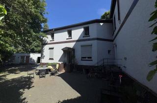 Haus kaufen in 46045 Dümpten, Attraktives 4-Familienhaus mit Anbau und Entwicklungspotenzial