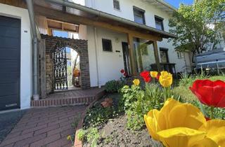 Haus kaufen in 96450 Coburg, Reihenendhaus mit großem Garten und 3 Garagen in Coburg Zentrum