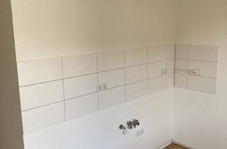 Wohnung mieten in Greizer Straße 14, 07545 Gera, Perfekt für die Familie: Großzügige 4-Raum-Wohnung mit Balkon und Stellplatz im Herzen der Stadt.