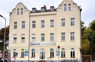 Haus kaufen in 12683 Berlin, Investieren mit Weitblick: Vollvermietetes Wohn- und Geschäftshaus in Bestlage von Berlin-Biesdorf