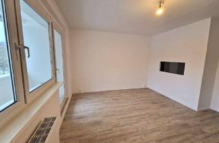 Wohnung mieten in Heinestraße, 17309 Pasewalk, Moderne 3-Zimmer-Wohnung im 1. Obergeschoss mit großem Balkon