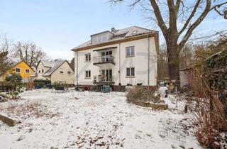 Haus kaufen in Kladower Damm, 14089 Gatow, Charmantes Zweifamilienhaus mit Renditepotenzial am Kladower Damm