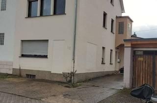 Haus kaufen in 66787 Wadgassen, Renovierungsbedürftiges, einseitig angebautes 2 Familienhaus in 66787 Wadgassen- Schaffhausen zu ver