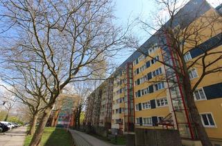 Wohnung mieten in 07549 Gera, Familienfreundliches Wohnen mit Balkon und Aufzug genießen