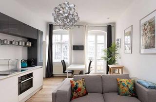 Immobilie mieten in Stralauer Allee 17, 10245 Friedrichshain, Lichtdurchflutete 2 Zi-Wohnung mit Balkon -Spreenähe und super Anbindung