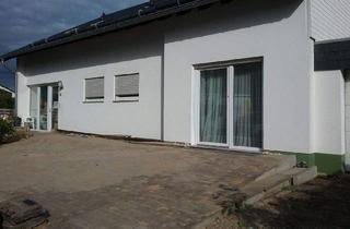 Wohnung kaufen in Gehsteeg 12, 54317 Gusterath, Gusterath - Geräumige Dachgeschosswohnung mit großem Balkon in Gusterath