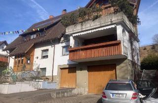 Wohnung kaufen in 79853 Lenzkirch, Lenzkirch - Großzügiges Haus in Lenzkirch mit überbauter Doppelgarage