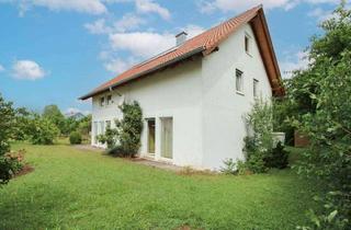 Haus kaufen in 78737 Fluorn-Winzeln, Fluorn-Winzeln - Gepflegtes 2-Familienhaus mit 5 Stellplätzen und großem Garten