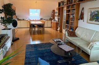 Wohnung kaufen in 67065 Mundenheim, Vierzimmerwohnung in Spielstraße mit großer Garage!