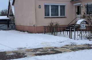 Doppelhaushälfte kaufen in 16835 Vielitzsee, Handwerkerobjekt – DHH in dörfl. Lage m. Nebengeb., 4 Min. fußl. z. Badest.