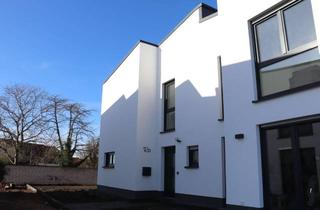 Haus mieten in Alte Strumpffabrik 12a, 53909 Zülpich, Erstbezug: Modernes Mikrohaus in Zülpich mit Garten & Stellplatz – 90 m² sofort verfügbar