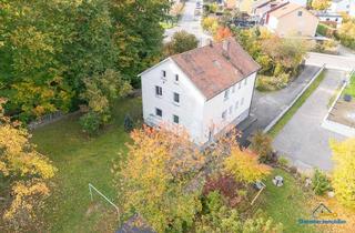 Haus kaufen in 93138 Lappersdorf, Großzügiges Zweifamilienhaus mit Doppelgarage und weitläufigem Garten in Nähe zu Regensburg