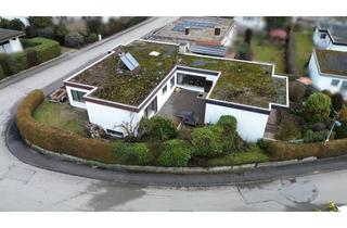 Villa kaufen in 71083 Herrenberg, Provisionsfrei! Schmuckstück Herrenbergs - Bungalow-Villa in traumhafter Lage