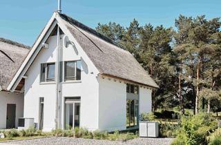 Haus kaufen in Nauteweg, 17459 Loddin, Provisionsfrei: Reetdach-Ferienhaus "Loddinperle" in Loddin/Usedom - Sauna, A+, Wärmepumpe