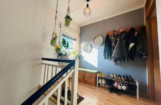 Haus kaufen in 66346 Püttlingen, Püttlingen / Ritterstraße - Zwei Wohnbereiche, ein harmonisches Zuhause - Familienfreundlich mit Panoramablick in Püttlingen