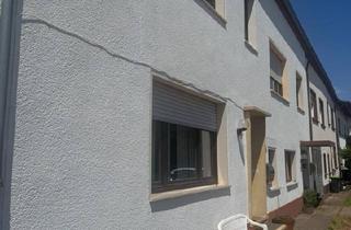 Haus kaufen in 66806 Ensdorf, Ensdorf - Charmantes Zweifamilienhaus mit Scheune und großem Potenzial