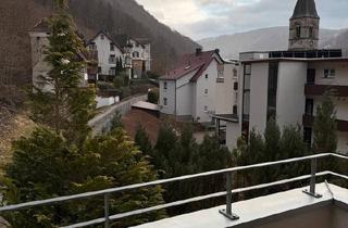 Wohnung kaufen in 72574 Bad Urach, Bad Urach - Altersgerechte 3-Zimmer Wohnung mit etwas Renovierungsbedarf