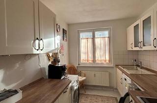 Wohnung kaufen in 13585 Berlin, Berlin - Bezugsfreie 2-Zimmer Wohnung am Költzepark mit EBK