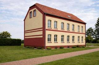 Wohnung kaufen in Dorfstraße 10, 17379 Heinrichswalde, 3-Raum-EG-Wohnung mit Stellplatz – umfangreich sanierte Wohnung, ruhige Lage nahe Galenbecker See