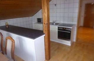 Wohnung mieten in Lutherische Kirch-Straße 86, 47798 Stadtmitte, Helle 2-Zimmer Dachgeschosswohnung im 2. OG in Krefeld Stadtmitte