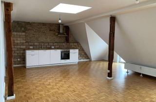Wohnung mieten in Alt-Friedrichsfelde, 10315 Friedrichsfelde, Lichtdurchflutete 4- Zimmer-Dachgeschosswohnung - Auch für WG