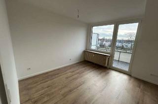 Wohnung mieten in Viktoriastr. 138, 47799 Cracau, Sonnige 1-Zimmer-Dachgeschosswohnung mit Balkon in Krefeld