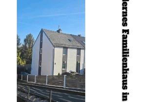 Einfamilienhaus kaufen in 95100 Selb, Selb - Modernes Familienhaus in Selb mit Pool und Wintergarten