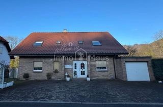 Wohnung kaufen in Erlenweg, 58769 Nachrodt-Wiblingwerde, Klein, fein, privat: 3-Zimmer-Dachgeschosswohnung im 2-Familienhaus