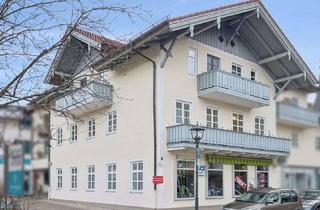 Wohnung kaufen in 82487 Oberammergau, Oberammergau: Große, zentrale 3-Zimmer-Dachgeschosswohnung, vermietet, mit Balkonen und Dachterrasse