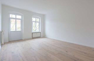Wohnung kaufen in Fritz-Kirsch-Zeile, 12459 Oberschöneweide, Frisch saniert. Heller Altbau mit Ruhe und Stil. 2 Zimmer, Küche, Bad, Balkon.