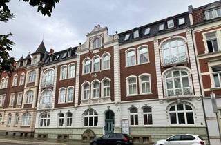 Wohnung mieten in Bahnhofstraße, 38300 Wolfenbüttel, Hübsche, gemütliche DG-Wohnung mit kl. Balkon u. EBK , Fahrstuhl im Haus