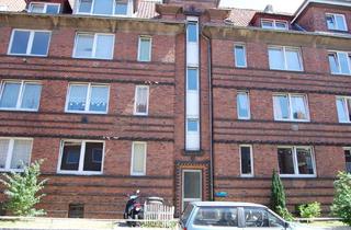 Wohnung mieten in Kleiststr., 23566 St. Gertrud, große 2 Zimmer Dachgeschosswohnung mit EBK, Laminat und Vollbad